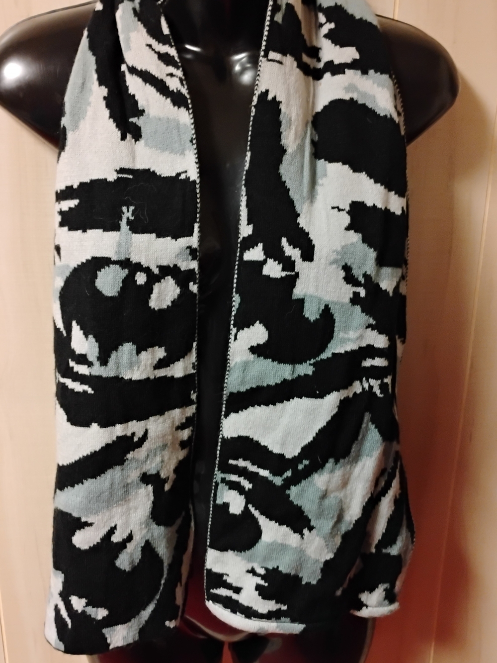 Batman Black & Light Gray Patterned Scarf Men's